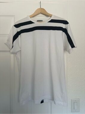 Designer Les Hommes White Tee with Black Shoulder Stripes size M, 100% cotton.